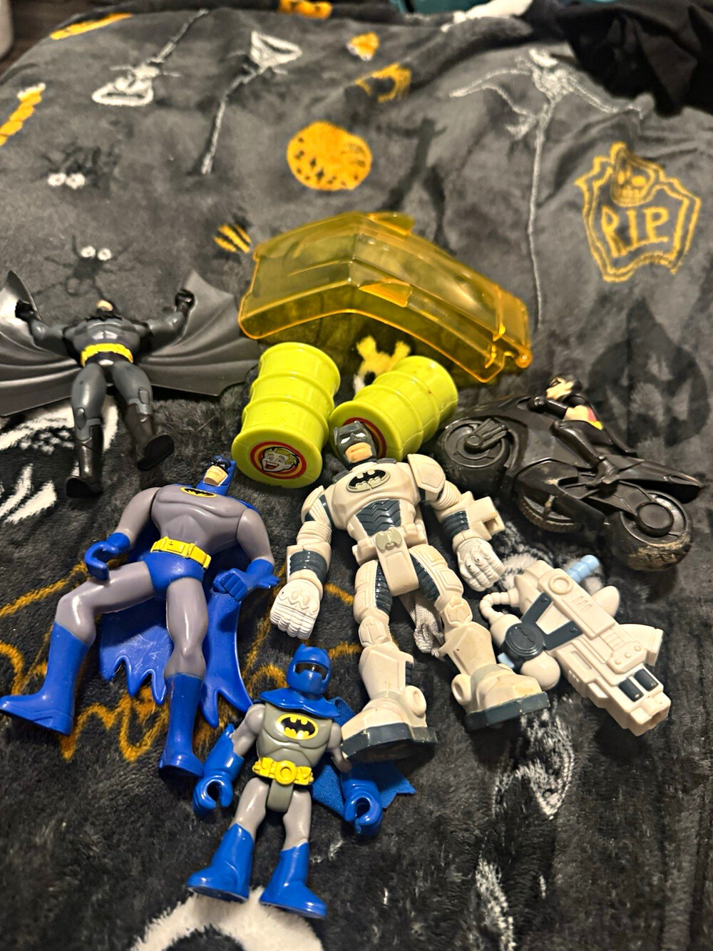 Batman Mixed Lot 4 Pack Action Figures w/ Batcycle & Accessories Plastic